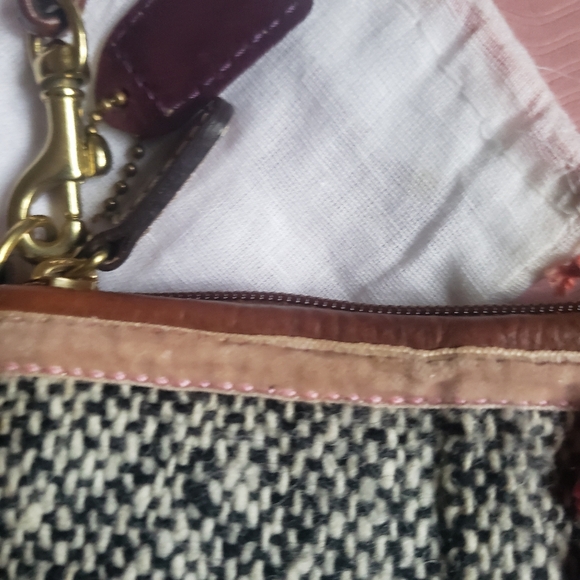 Coach Y2K Tweed Wristlet with Pink Velvet Bow Jewel Accent -  Vintage - Picture 5 of 8